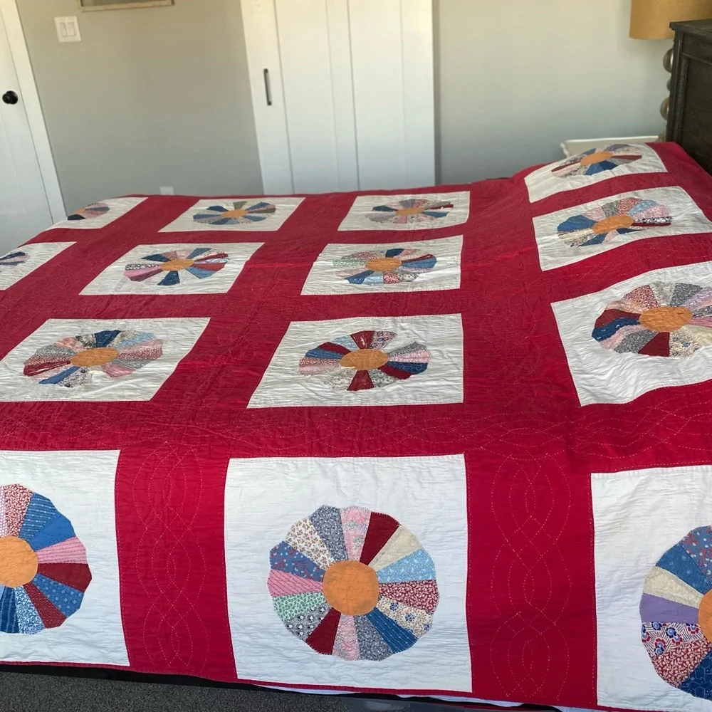 Vintage Dresden Plate Quilt Red & Beautiful 101”/95” well stitched❗️❗️